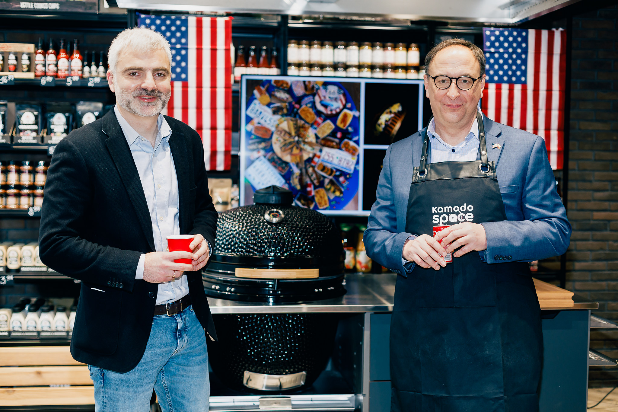 From left founder of KamadoSpace with US ambassador in Lithuania Robert Gilchrist